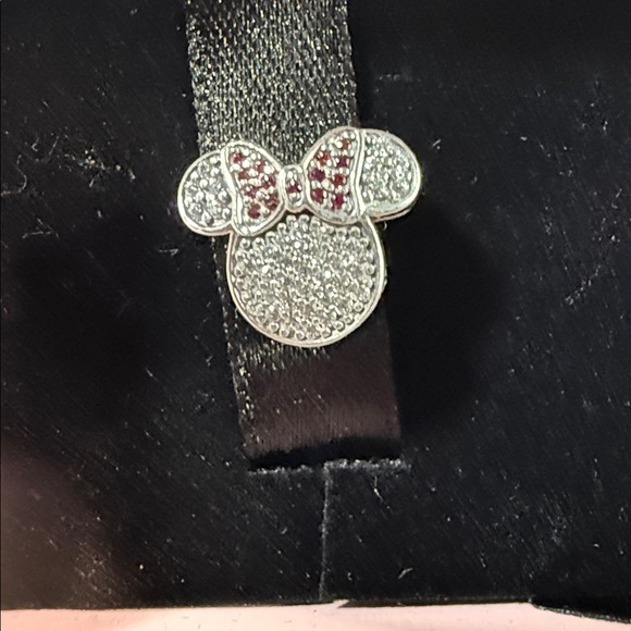 Disney x Pandora Minnie Mouse Pandora charm. GORGEOUS. Brand new. I bout two lol - Picture 2 of 6